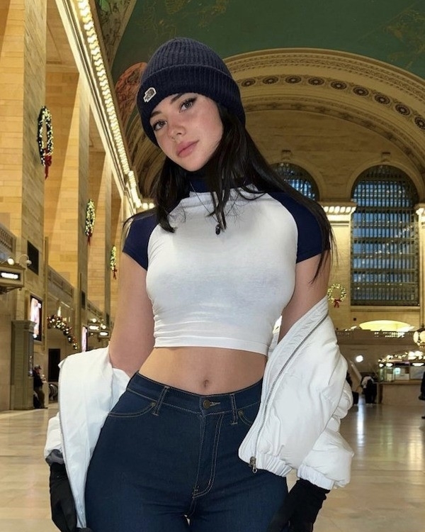 איב סטודנטית יפייפיה ומשגעת